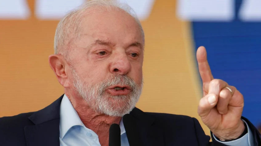 Lula realiza ato de campanha no Piauí e evita menção ao STF